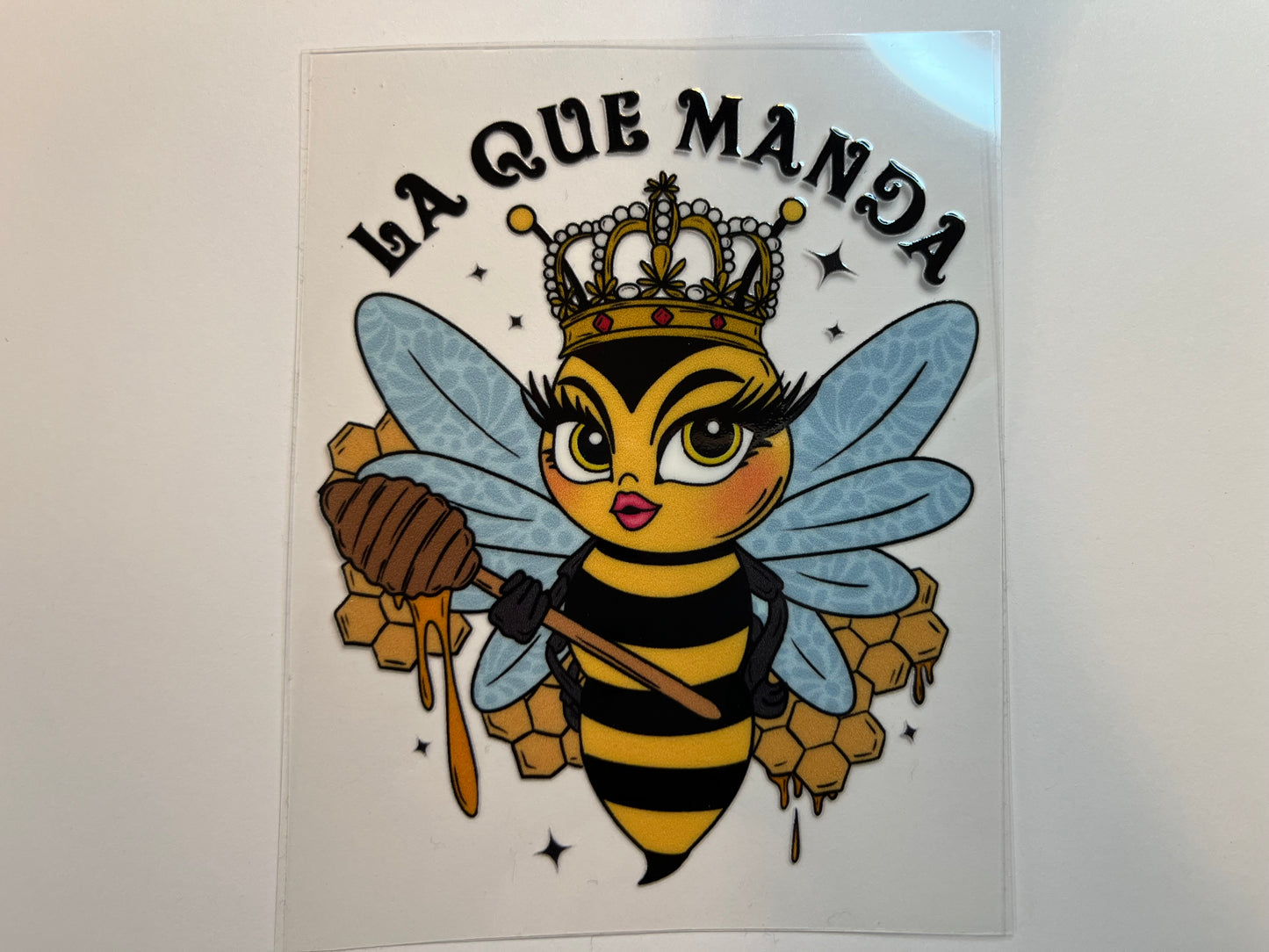La Que Manda (The One Who Commands) - Small Decal